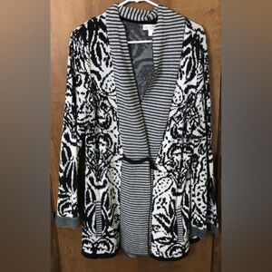 Black and White Patterned Women's Sweater